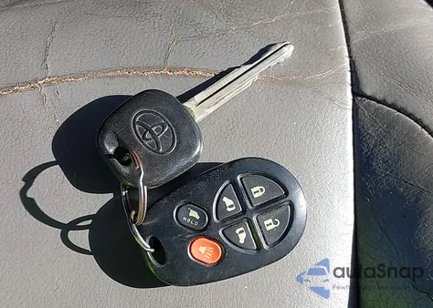 2005 Toyota Sienna Xle Limited z USA, uszkodzony, nr VIN 5TDZA22C85S384704